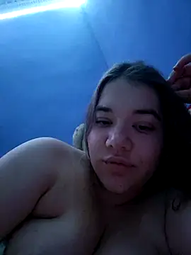 Snapshot of LunaGrey21 chatting on 12/09/24, 03:22 LunaGrey21 online show from 12/09/24, 03:22