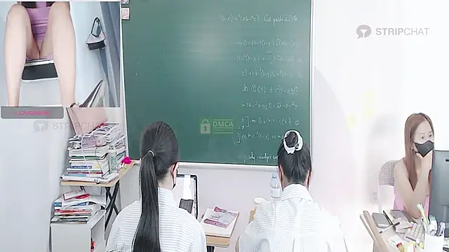 Snapshot of _Math_ chatting on 10/16/25, 02:56 Math online show from 10/16/25, 02:56