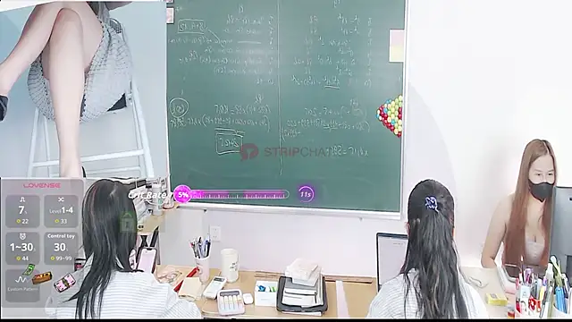 Snapshot of _Math_ chatting on 11/03/25, 03:30 Math online show from 11/03/25, 03:30