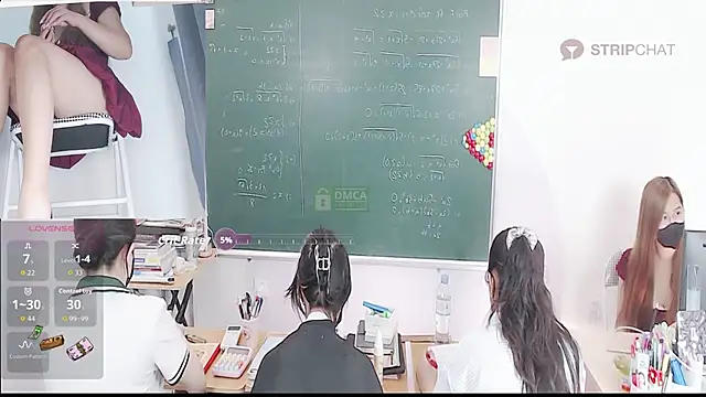 Snapshot of _Math_ chatting on 11/05/25, 03:28 Math online show from 11/05/25, 03:28