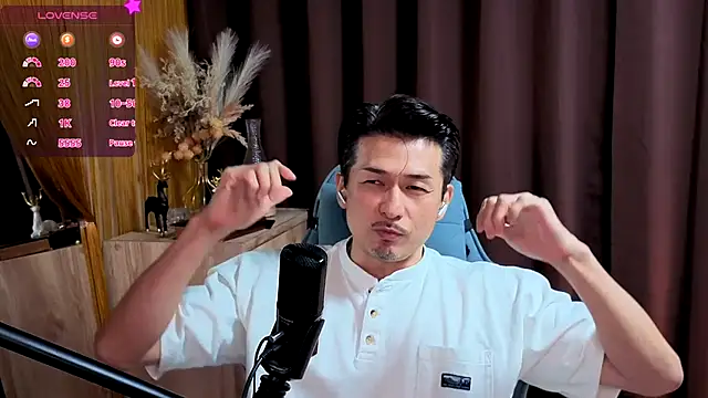 HARU-outdoor-x online show from 10/21/25, 02:18