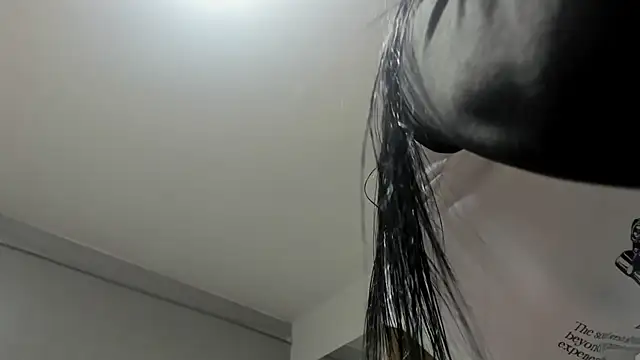 Snapshot of Sara_Greey chatting on 02/13/25, 12:32 Sara Greey online show from 02/13/25, 12:32