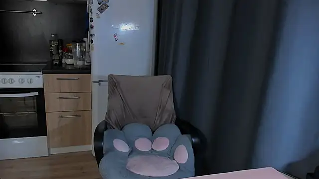 Snapshot of _jess_rabbit chatting on 12/17/24, 11:28  jess rabbit online show from 12/17/24, 11:28