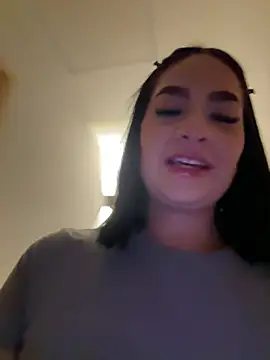 Snapshot of GabriellaFerrer chatting on 12/17/24, 10:44 GabriellaFerrer online show from 12/17/24, 10:44