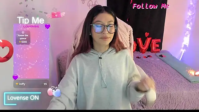 Snapshot of Sofia_thomson1_t chatting on 02/19/25, 10:56 Sofia thomson1 t online show from 02/19/25, 10:56