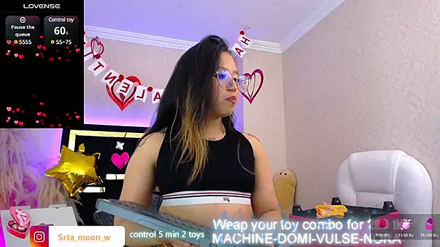 Snapshot of Moon_Water__ chatting on 03/11/25, 11:12 Moon Water online show from 03/11/25, 11:12