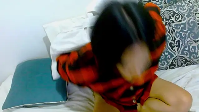 samanta r  online show from 12/18/24, 02:32