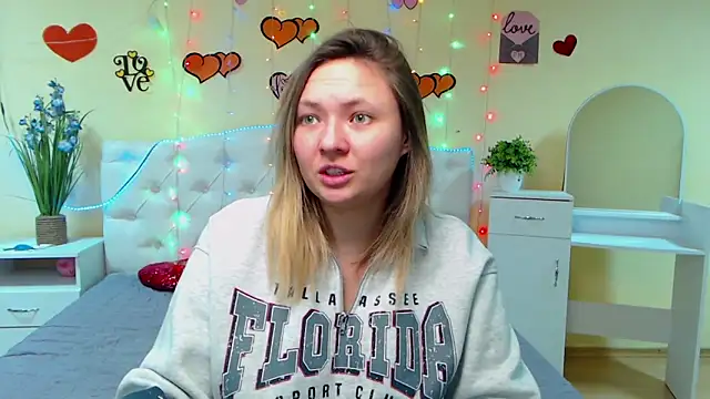 SallyVerda online show from 02/14/25, 06:19