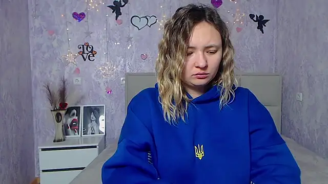 SallyVerda online show from 02/26/25, 06:54