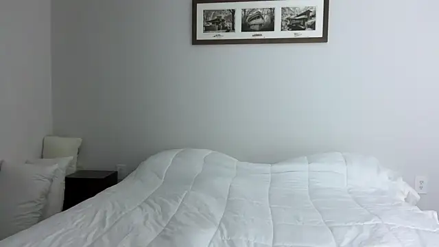 YUMIandbigWOLF online show from 01/09/25, 11:45