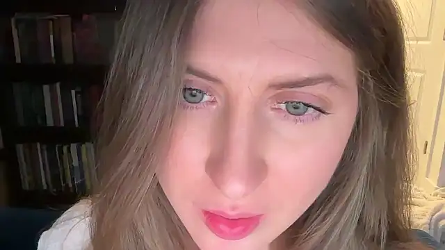 YUMIandbigWOLF online show from 02/28/25, 06:43