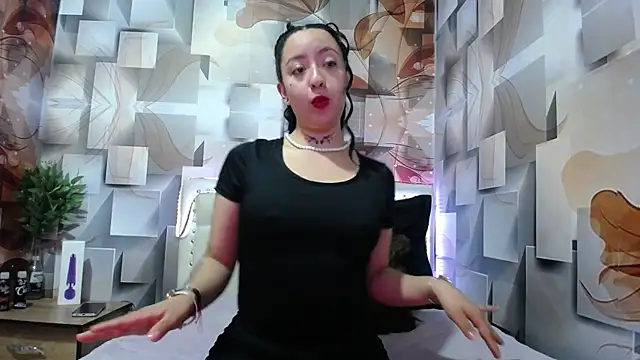 Snapshot of to_k_io_ chatting on 09/29/25, 12:32 to k io online show from 09/29/25, 12:32