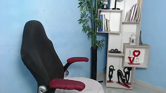 Snapshot of bbw_charlote chatting on 01/21/25, 06:12 bbw charlote online show from 01/21/25, 06:12