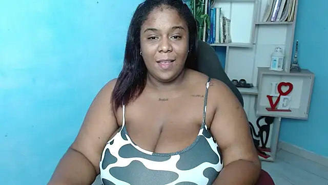 Snapshot of bbw_charlote chatting on 02/21/25, 12:06 bbw charlote online show from 02/21/25, 12:06
