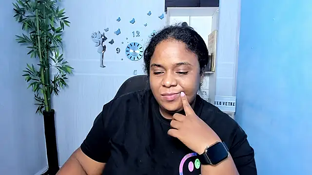 Snapshot of bbw_charlote chatting on 03/13/25, 12:13 bbw charlote online show from 03/13/25, 12:13
