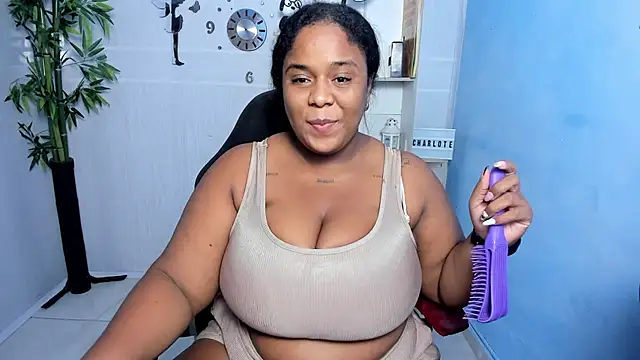 Snapshot of bbw_charlote chatting on 03/20/25, 12:11 bbw charlote online show from 03/20/25, 12:11