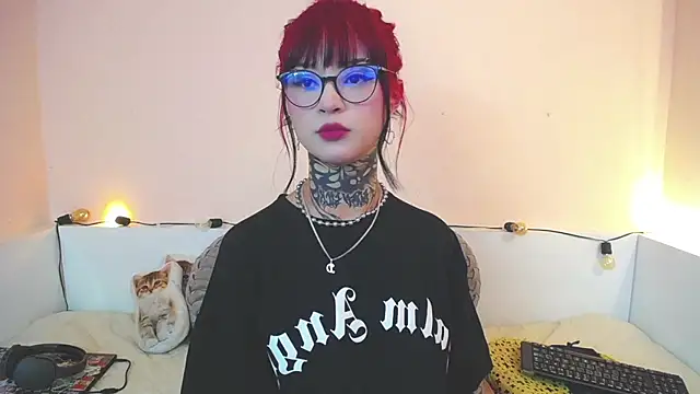Isabella  dark online show from 12/02/24, 10:23