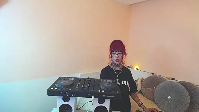 Isabella  dark online show from 12/03/24, 01:30