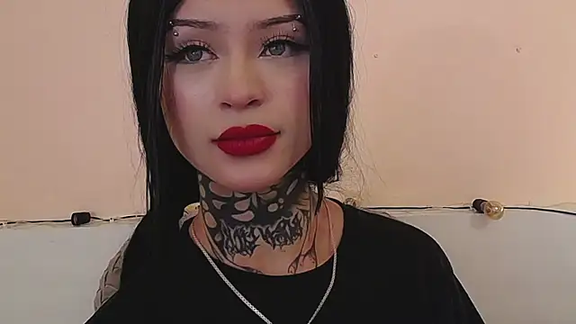 Isabella  dark online show from 12/21/24, 12:20