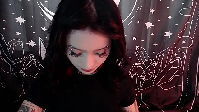 Isabella  dark online show from 01/06/25, 10:15