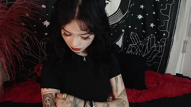 Isabella  dark online show from 02/06/25, 12:00
