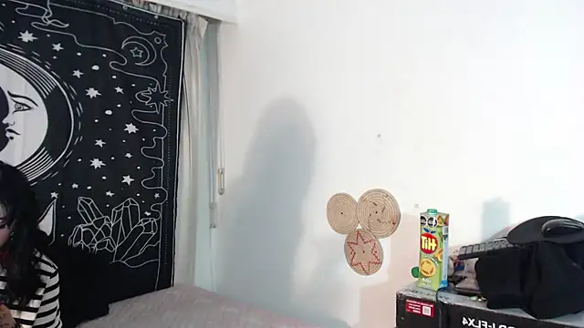 Isabella  dark online show from 02/08/25, 11:34