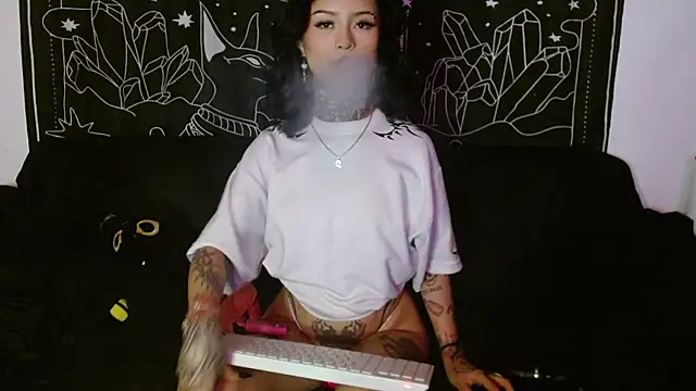 Isabella  dark online show from 10/28/25, 03:10