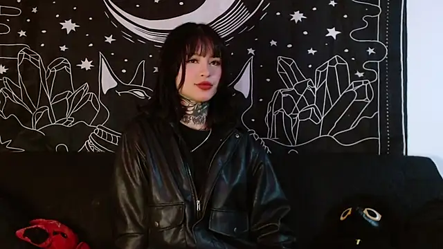 Isabella  dark online show from 11/10/25, 04:00