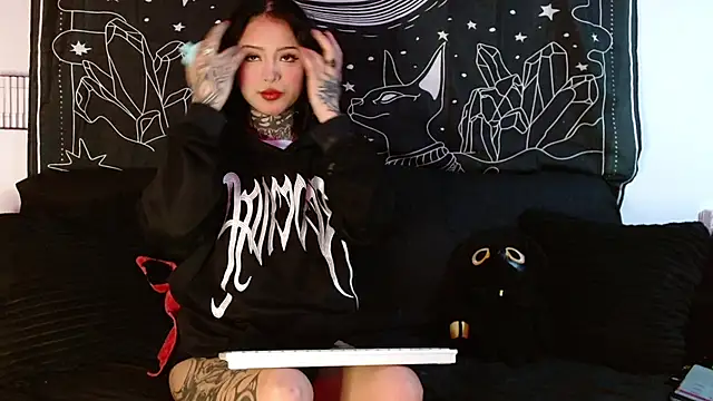 Isabella  dark online show from 11/15/25, 03:37