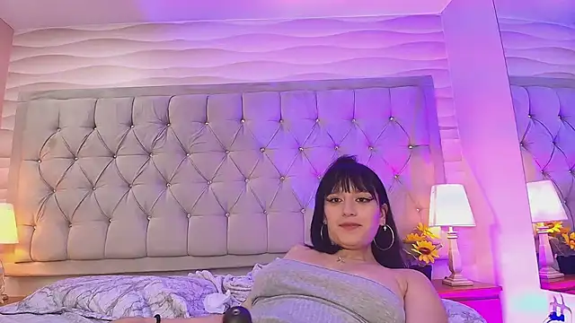 Snapshot of AlissonLopez_ chatting on 02/21/25, 10:17 AlissonLopez online show from 02/21/25, 10:17