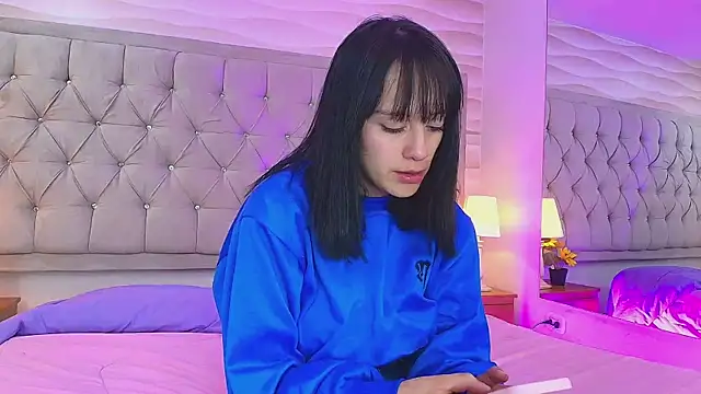 Snapshot of AlissonLopez_ chatting on 03/14/25, 04:21 AlissonLopez online show from 03/14/25, 04:21