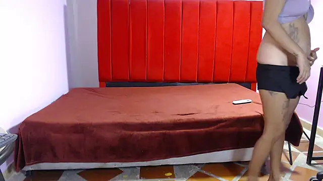 Snapshot of DulceAmazing chatting on 02/19/25, 12:11 DulceAmazing online show from 02/19/25, 12:11