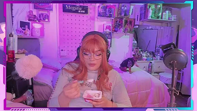 MegariaB online show from 10/14/25, 04:02