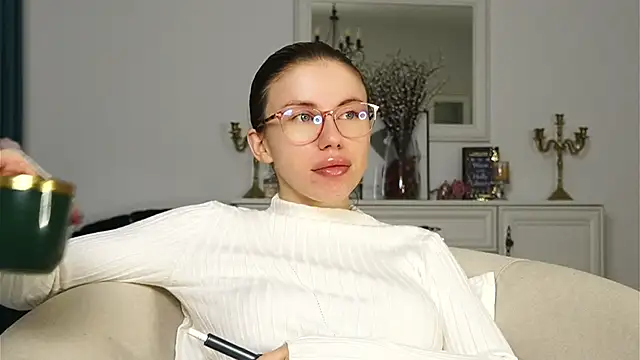 ivyleague  online show from 10/12/25, 04:11