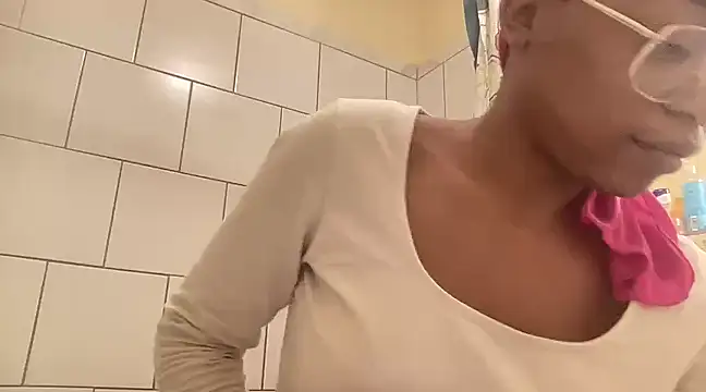 MommyConfident online show from 01/24/25, 03:43