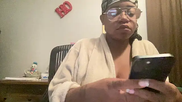 MommyConfident online show from 10/30/25, 01:34