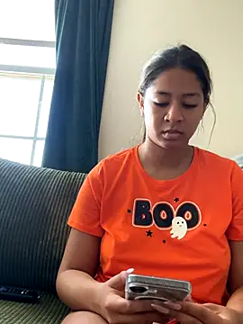 Snapshot of VanessaBling chatting on 10/11/25, 03:10 VanessaBling online show from 10/11/25, 03:10