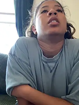 Snapshot of VanessaBling chatting on 10/12/25, 05:01 VanessaBling online show from 10/12/25, 05:01