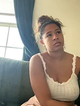 Snapshot of VanessaBling chatting on 10/18/25, 03:02 VanessaBling online show from 10/18/25, 03:02