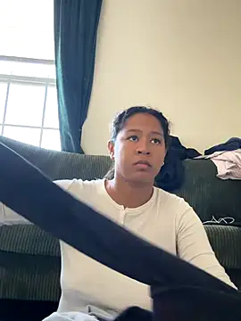 Snapshot of VanessaBling chatting on 11/10/25, 09:14 VanessaBling online show from 11/10/25, 09:14