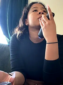 Snapshot of VanessaBling chatting on 11/13/25, 07:35 VanessaBling online show from 11/13/25, 07:35