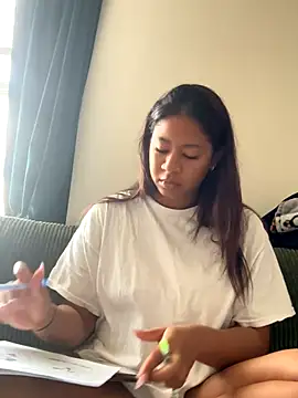 Snapshot of VanessaBling chatting on 11/14/25, 04:06 VanessaBling online show from 11/14/25, 04:06