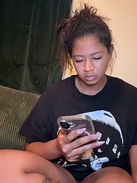 Snapshot of VanessaBling chatting on 11/18/25, 01:44 VanessaBling online show from 11/18/25, 01:44