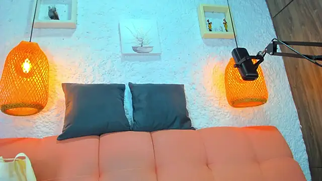 emiily s online show from 10/11/25, 12:04