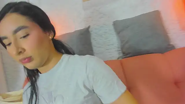 emiily s online show from 11/08/25, 12:05