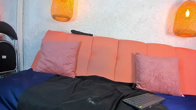 emiily s online show from 11/20/25, 12:05