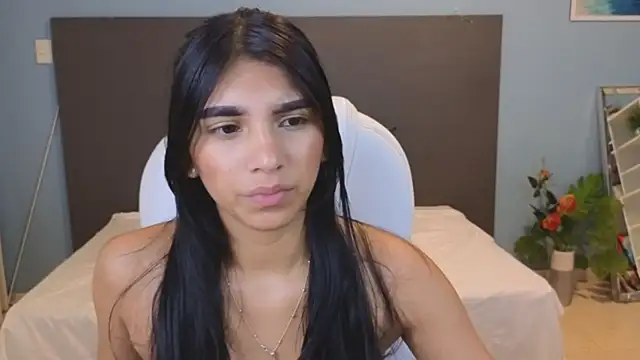 Snapshot of maiaa_ruiz chatting on 12/15/24, 04:26 maiaa ruiz online show from 12/15/24, 04:26
