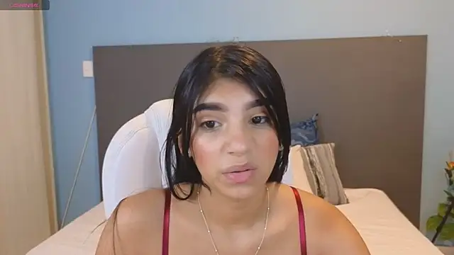 Snapshot of maiaa_ruiz chatting on 12/19/24, 01:40 maiaa ruiz online show from 12/19/24, 01:40