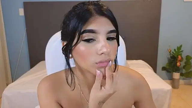 Snapshot of maiaa_ruiz chatting on 12/31/24, 12:25 maiaa ruiz online show from 12/31/24, 12:25
