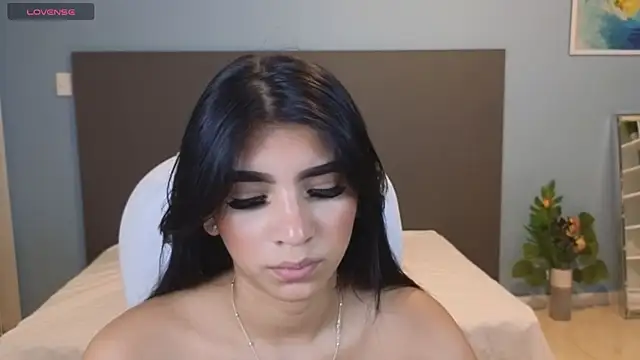 Snapshot of maiaa_ruiz chatting on 01/14/25, 01:28 maiaa ruiz online show from 01/14/25, 01:28